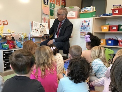 reading to students